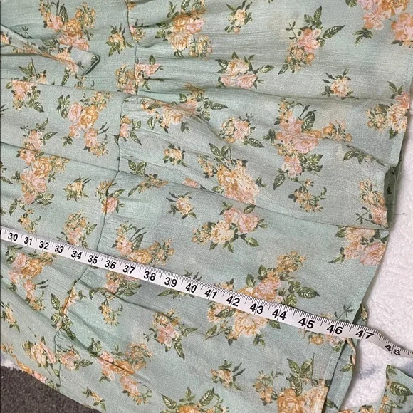 Mine Floral Midi Dress in Soft Green and Cream size small - Picture 10 of 11